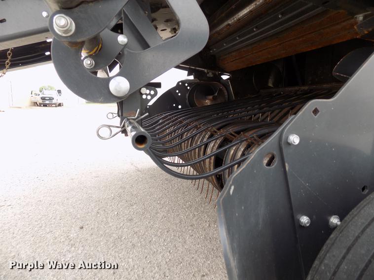 image for item DG3437 Kubota BV4180 round baler