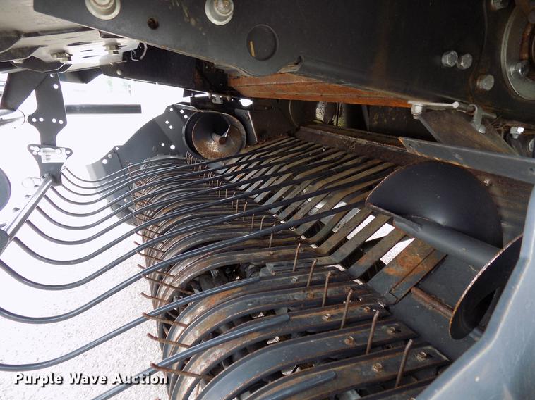 image for item DG3437 Kubota BV4180 round baler