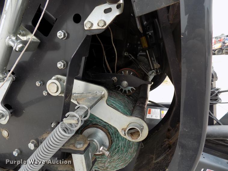 image for item DG3437 Kubota BV4180 round baler