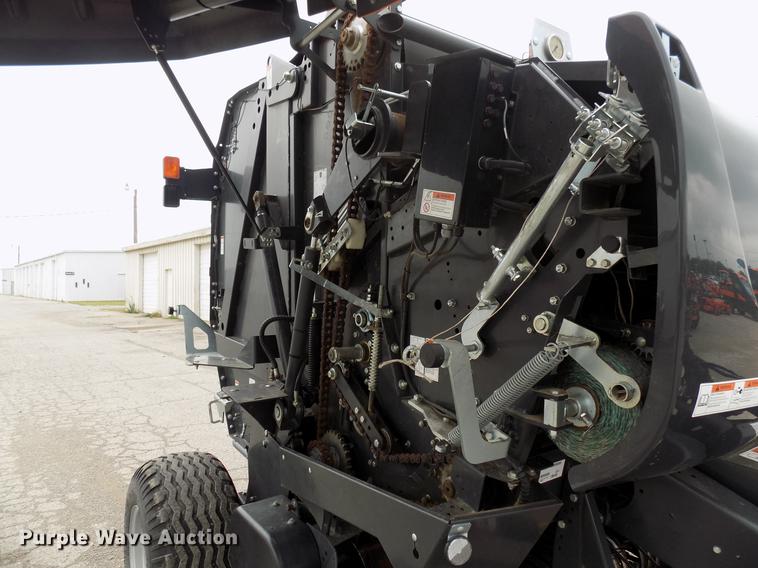 image for item DG3437 Kubota BV4180 round baler