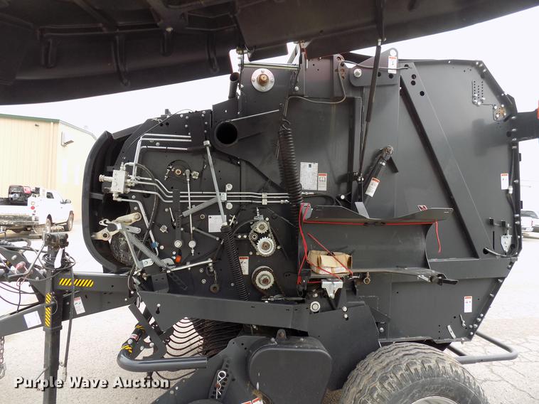 image for item DG3437 Kubota BV4180 round baler