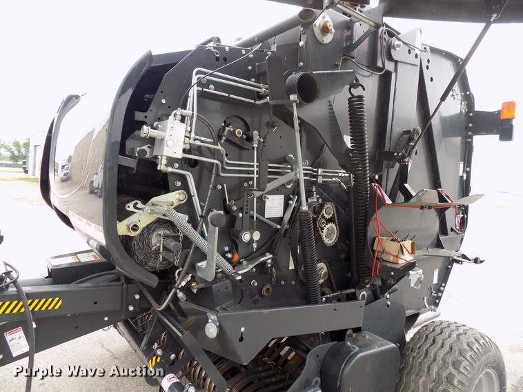 image for item DG3437 Kubota BV4180 round baler