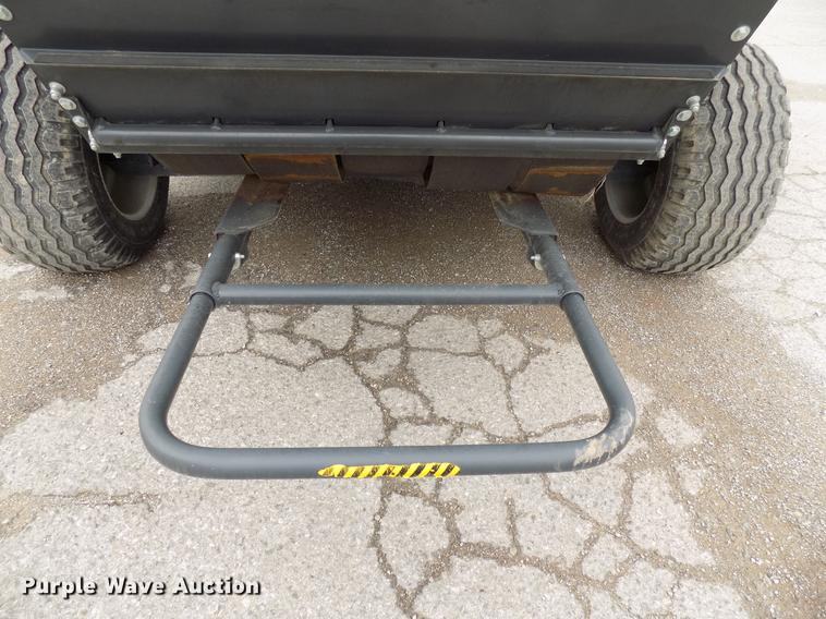 image for item DG3437 Kubota BV4180 round baler