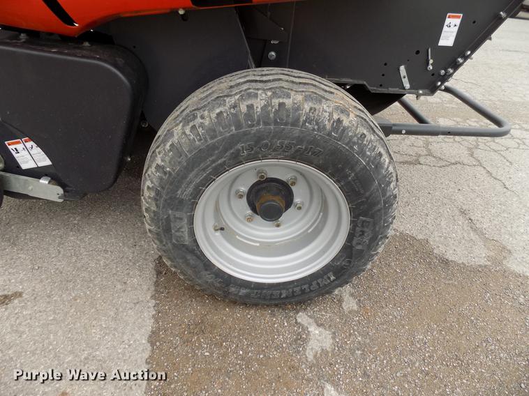 image for item DG3437 Kubota BV4180 round baler