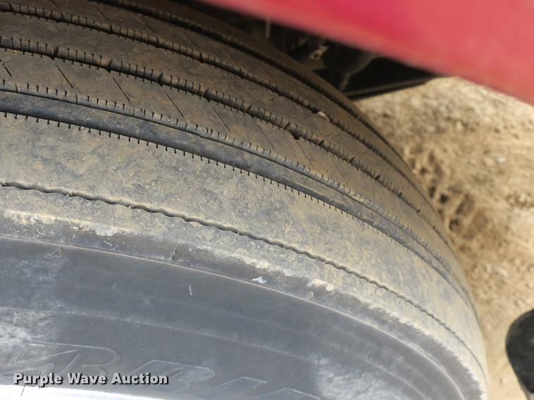 image for item DB8788 2003 Freightliner Columbia semi truck