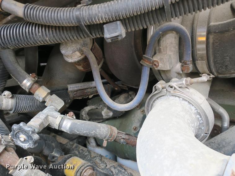 image for item DB8788 2003 Freightliner Columbia semi truck