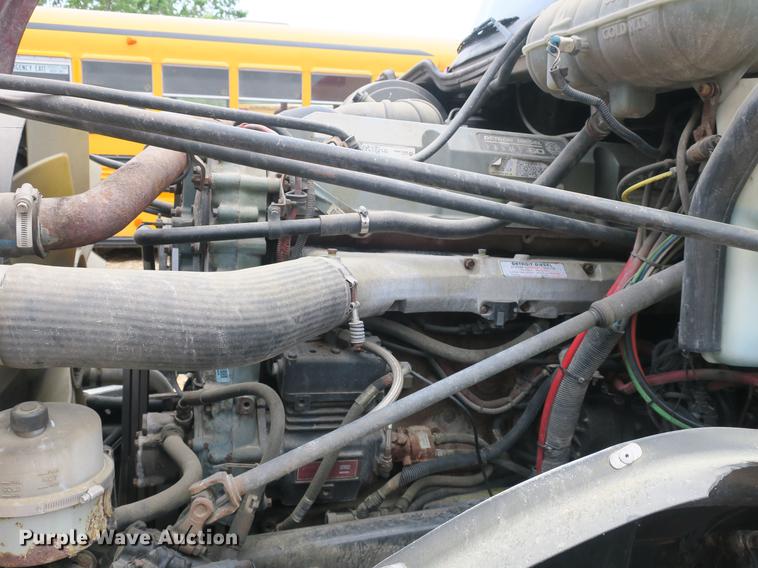 image for item DB8788 2003 Freightliner Columbia semi truck