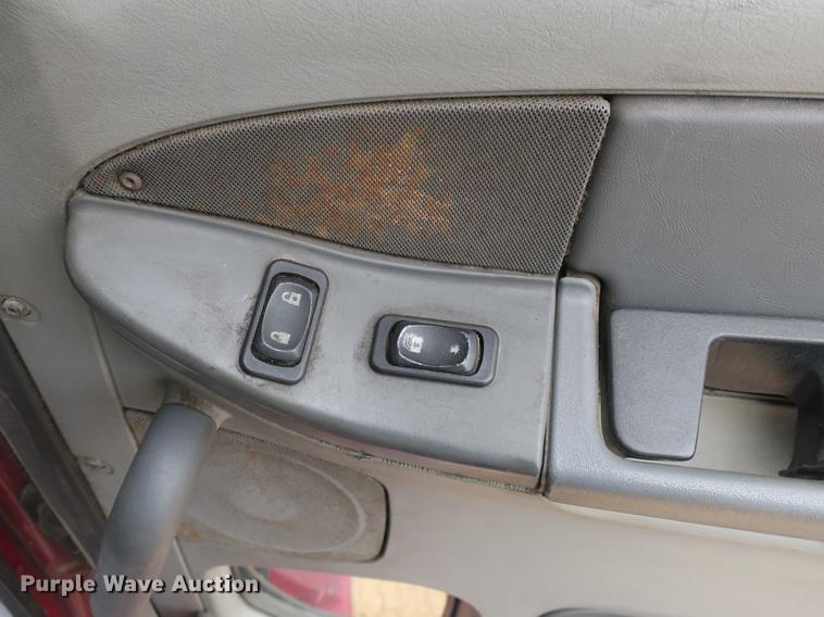 image for item DB8788 2003 Freightliner Columbia semi truck