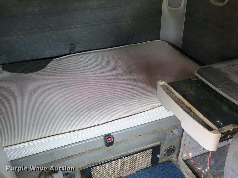 image for item DB8788 2003 Freightliner Columbia semi truck