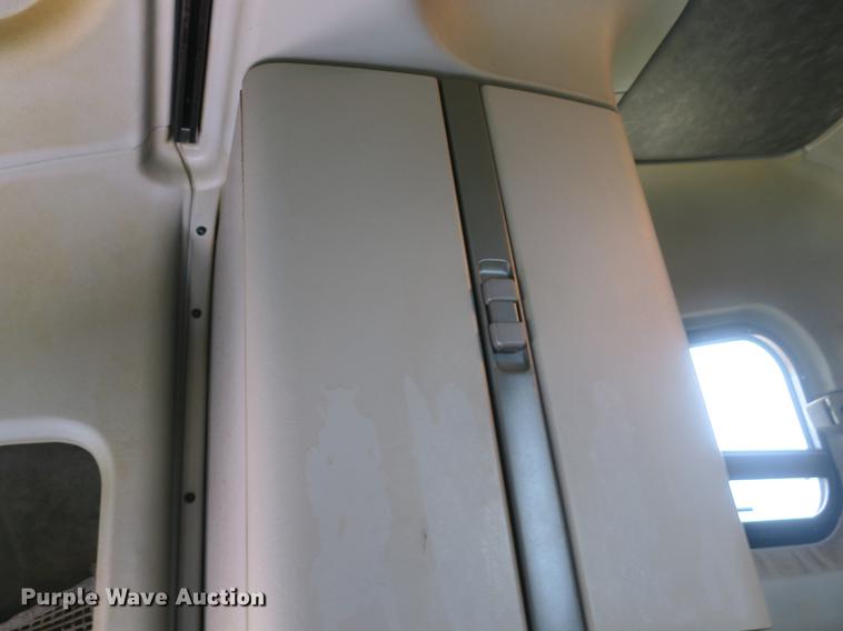 image for item DB8788 2003 Freightliner Columbia semi truck