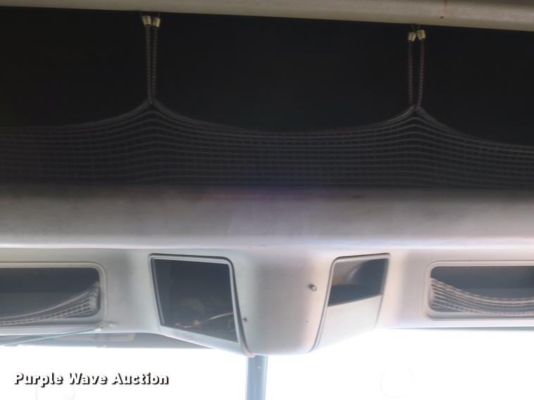 image for item DB8788 2003 Freightliner Columbia semi truck