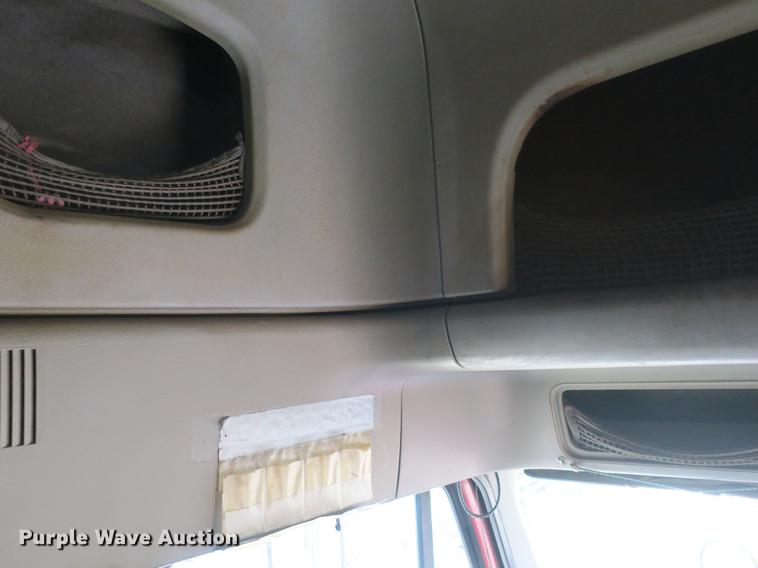 image for item DB8788 2003 Freightliner Columbia semi truck