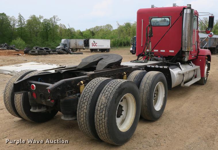 image for item DB8789 2001 Freightliner FLD semi truck