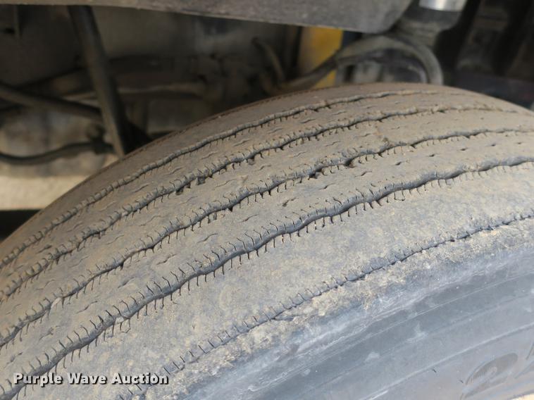 image for item DB8789 2001 Freightliner FLD semi truck