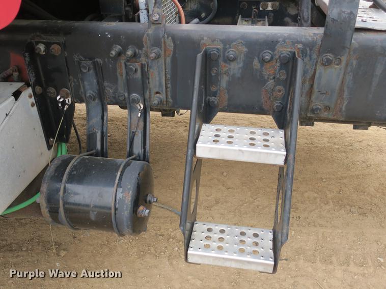 image for item DB8789 2001 Freightliner FLD semi truck