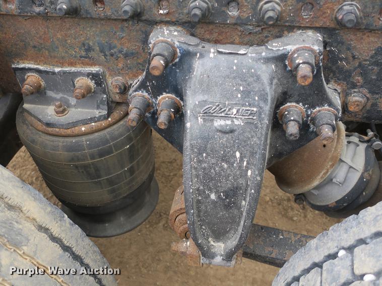 image for item DB8789 2001 Freightliner FLD semi truck