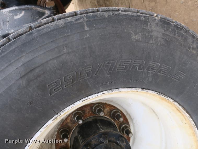 image for item DB8789 2001 Freightliner FLD semi truck