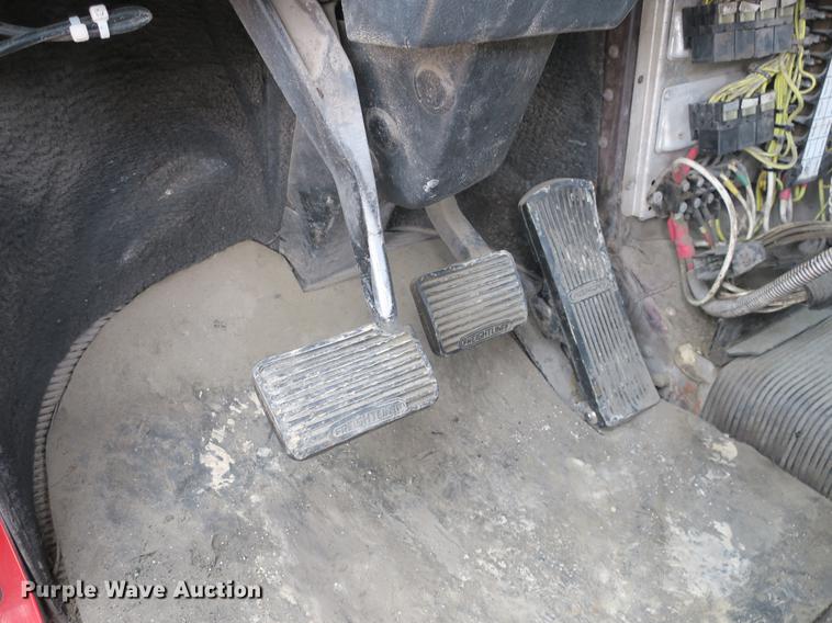 image for item DB8789 2001 Freightliner FLD semi truck