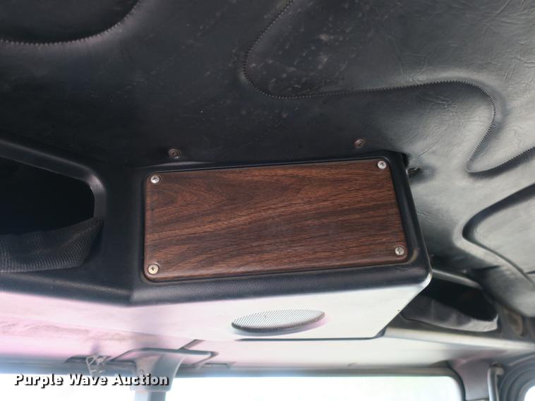 image for item DB8789 2001 Freightliner FLD semi truck