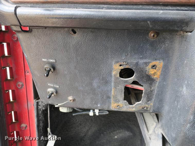 image for item DB8789 2001 Freightliner FLD semi truck