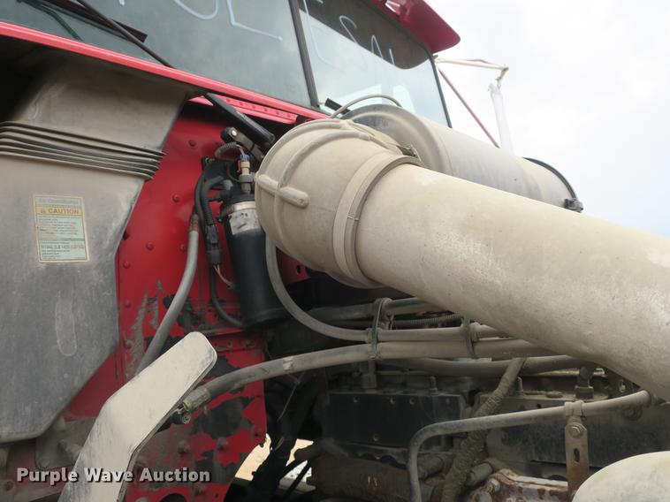 image for item DB8789 2001 Freightliner FLD semi truck