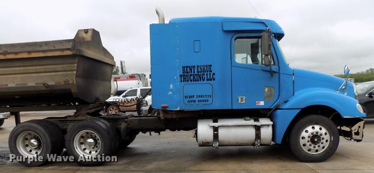 image for item DB9722 2002 Freightliner Columbia semi truck