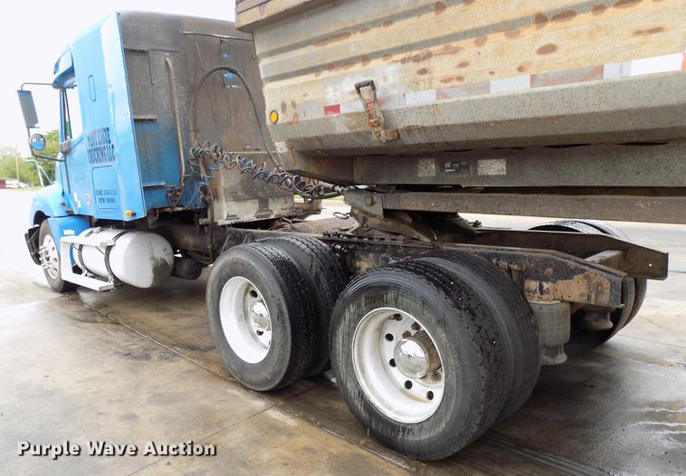 image for item DB9722 2002 Freightliner Columbia semi truck