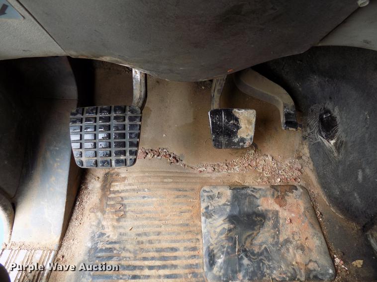 image for item DB9722 2002 Freightliner Columbia semi truck