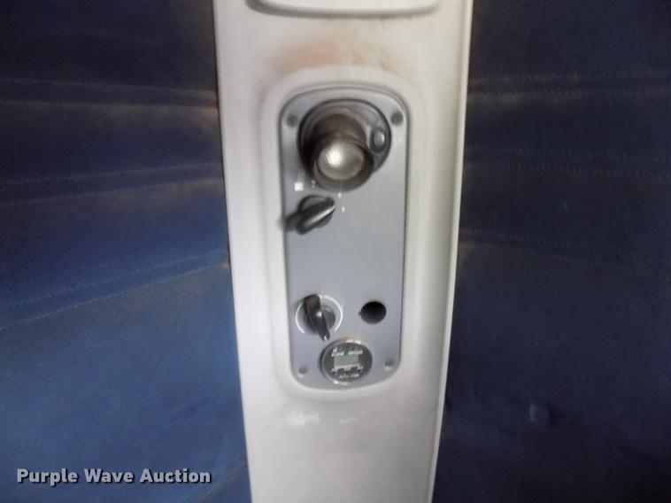 image for item DB9722 2002 Freightliner Columbia semi truck