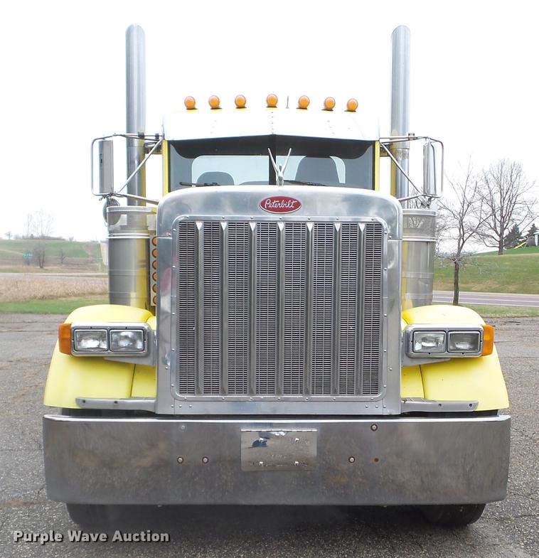 image for item DC4629 2005 Peterbilt 379 semi truck