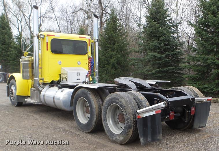 image for item DC4629 2005 Peterbilt 379 semi truck