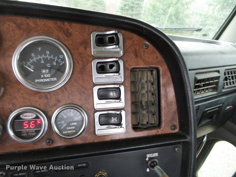 image for item DC4629 2005 Peterbilt 379 semi truck