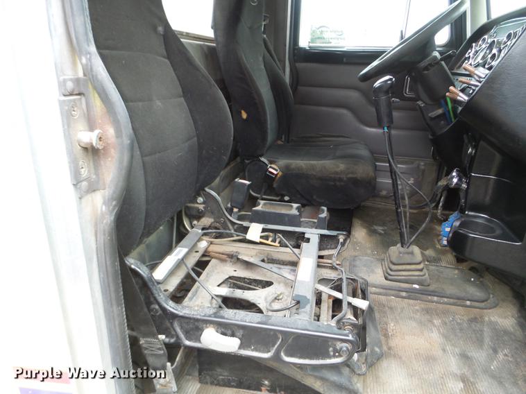 image for item DC4629 2005 Peterbilt 379 semi truck