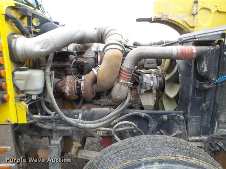 image for item DC4629 2005 Peterbilt 379 semi truck