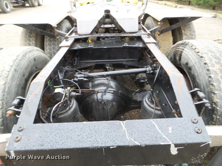 image for item DC4629 2005 Peterbilt 379 semi truck