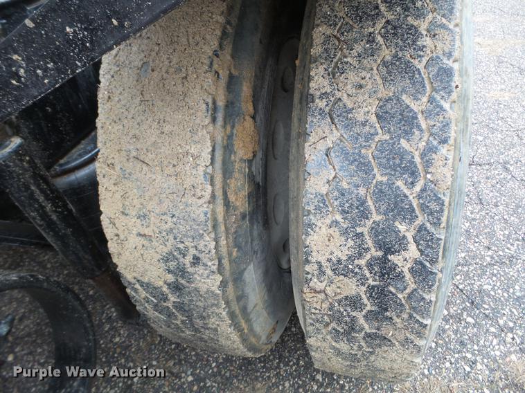 image for item DC4629 2005 Peterbilt 379 semi truck