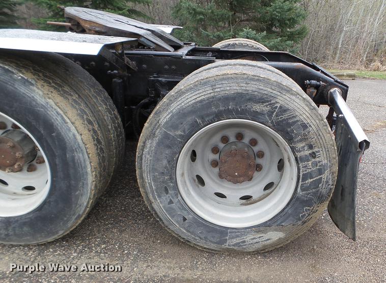 image for item DC4629 2005 Peterbilt 379 semi truck