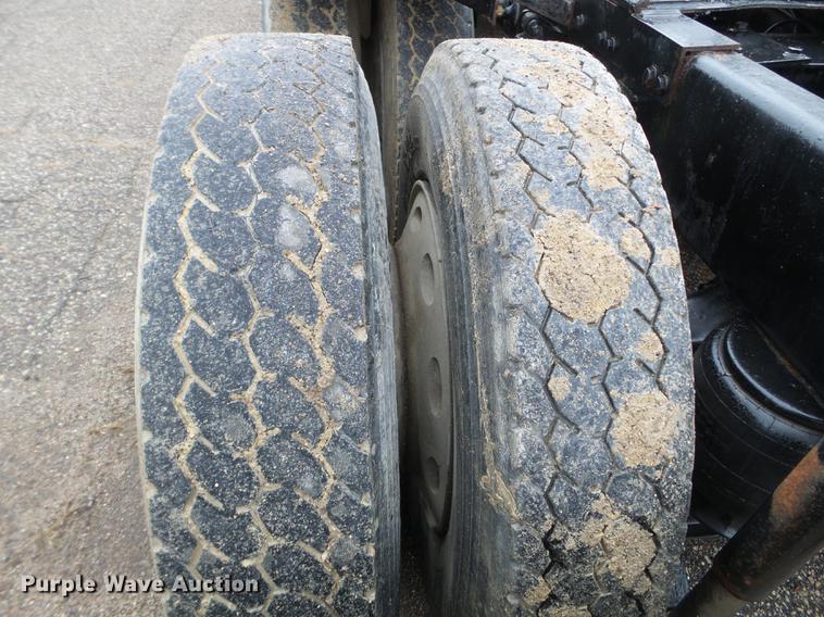 image for item DC4629 2005 Peterbilt 379 semi truck