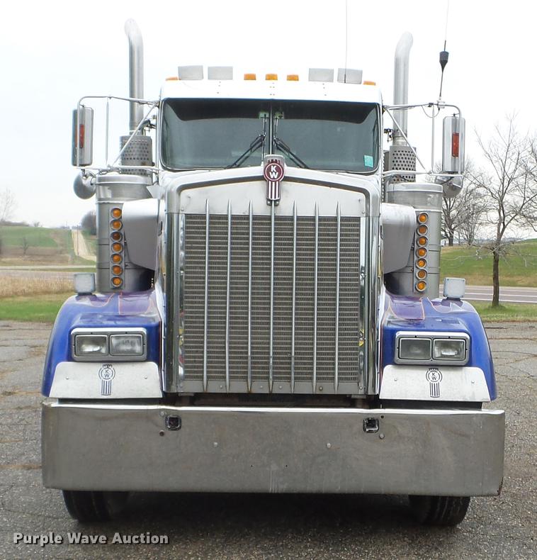 image for item DC4630 2003 Kenworth W900 semi truck