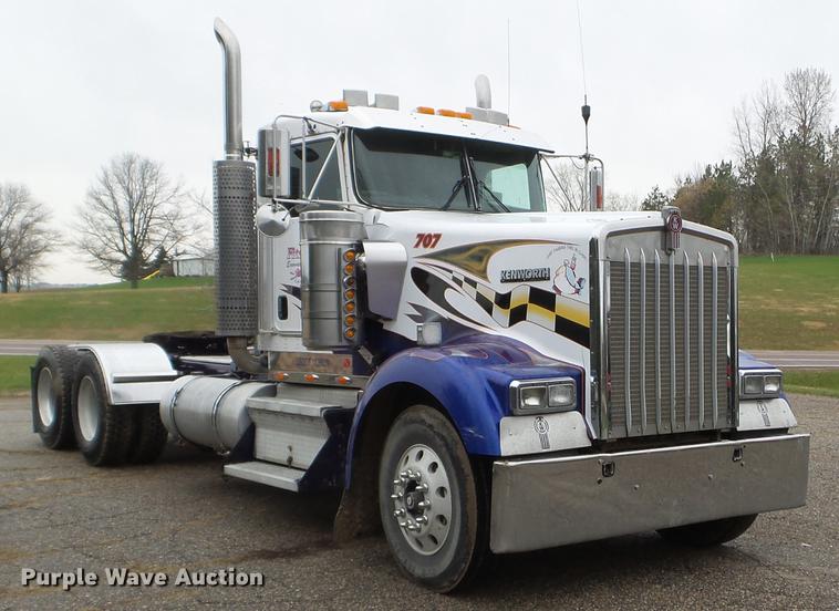 image for item DC4630 2003 Kenworth W900 semi truck