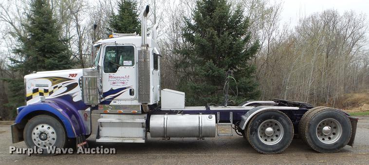 image for item DC4630 2003 Kenworth W900 semi truck