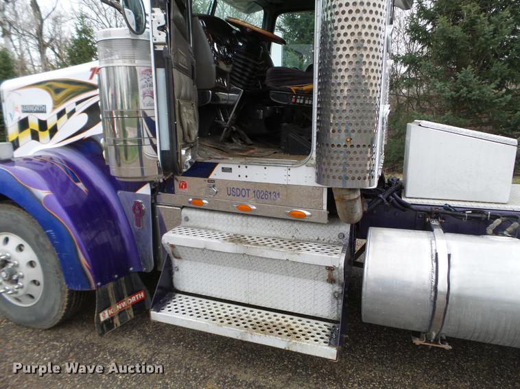 image for item DC4630 2003 Kenworth W900 semi truck