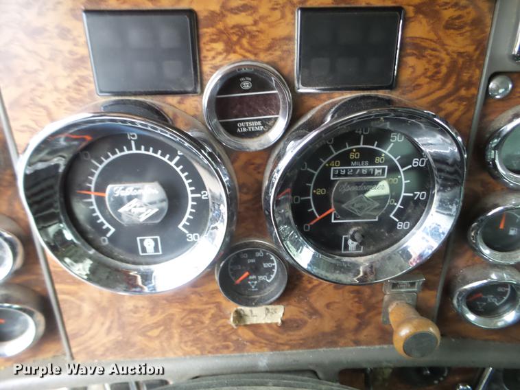 image for item DC4630 2003 Kenworth W900 semi truck