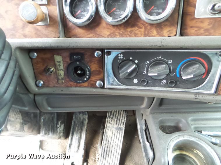 image for item DC4630 2003 Kenworth W900 semi truck