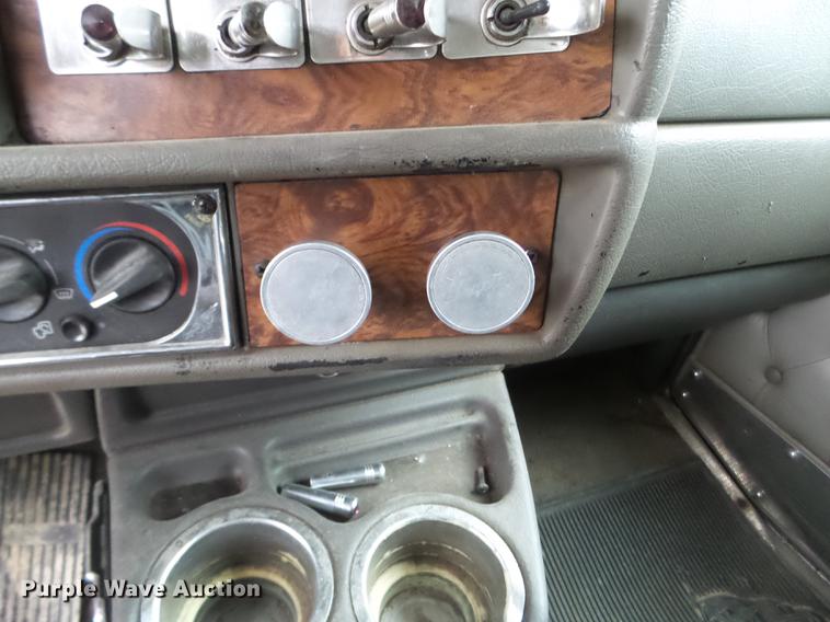 image for item DC4630 2003 Kenworth W900 semi truck