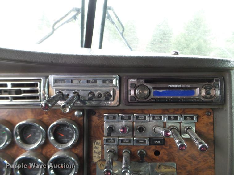 image for item DC4630 2003 Kenworth W900 semi truck