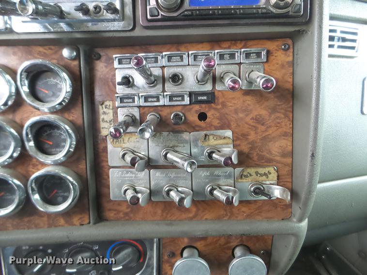 image for item DC4630 2003 Kenworth W900 semi truck