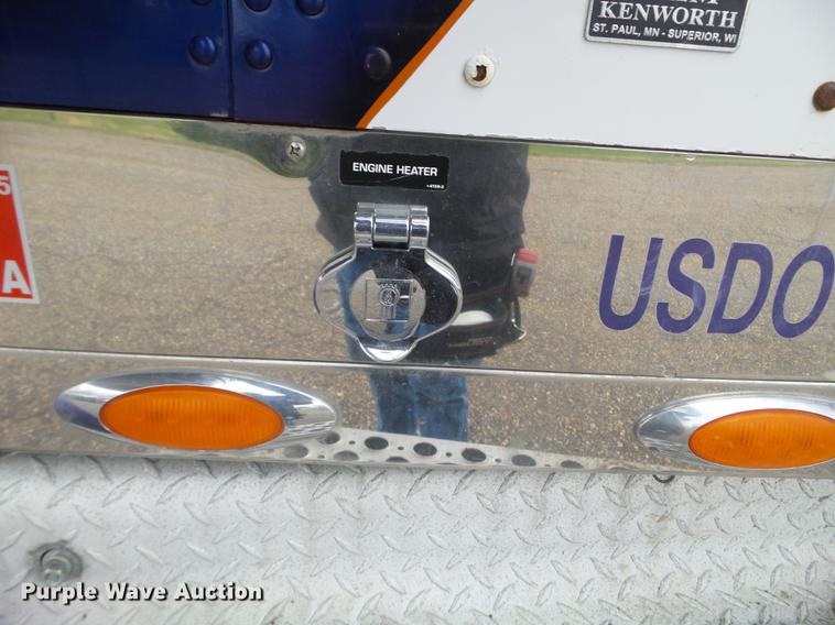 image for item DC4630 2003 Kenworth W900 semi truck