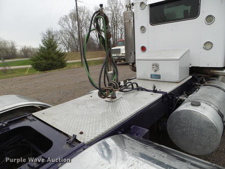 image for item DC4630 2003 Kenworth W900 semi truck