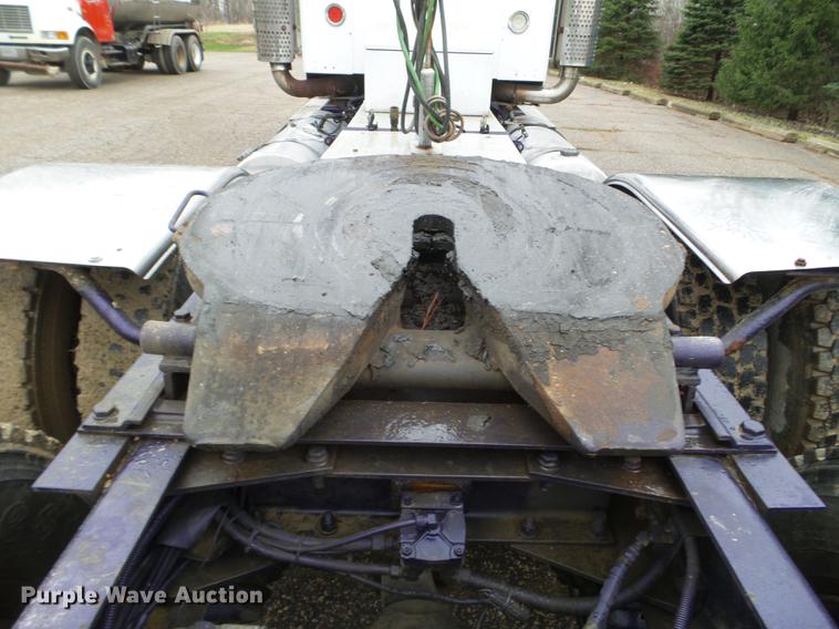 image for item DC4630 2003 Kenworth W900 semi truck